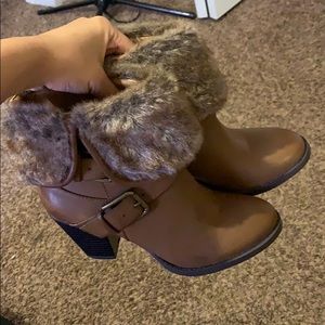 cute fur boots w/ heel